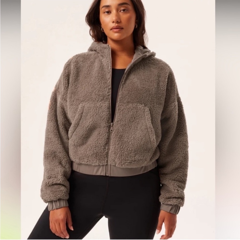 🤍 GIRLFRIEND COLLECTIVE Recycled Fleece Hooded Bomber Sherpa Full-Zip Jacket